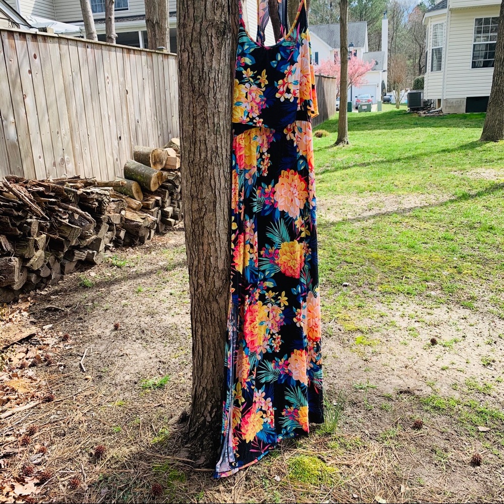 Summery Floral Maxi Dress with spaghetti straps